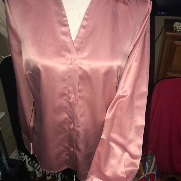 Pink silk shiny button down top - Picture 2 of 4